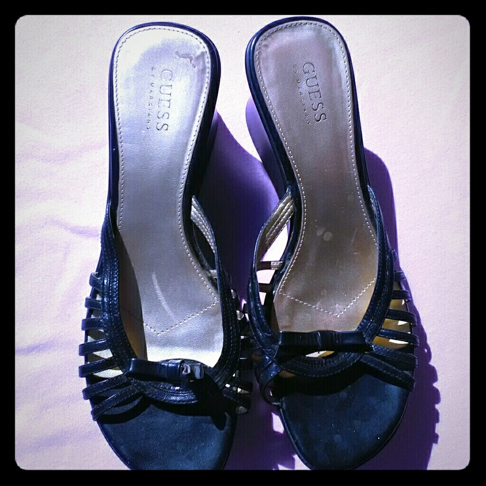 Guess wedges